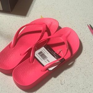 NWT IPANEMA SANDAL